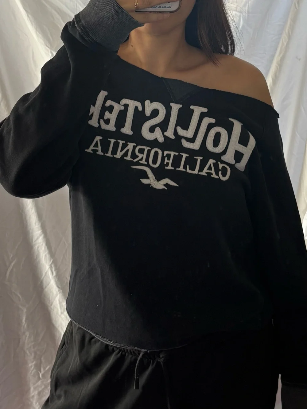 Hollister Black Pullover with White Logo Detail - Picture 5 of 5